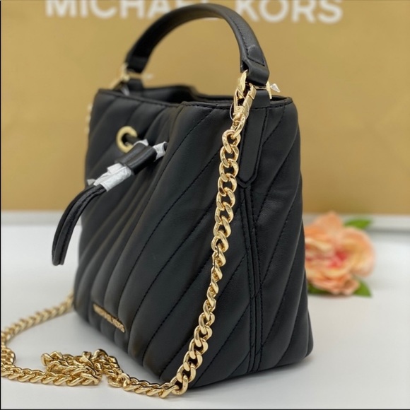 MICHAEL KORS SURI SMALL BUCKET XBODY BLACK - Picture 10 of 16